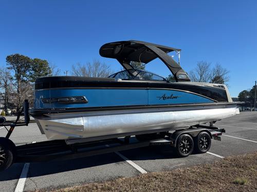 2022 Avalon Waketoon