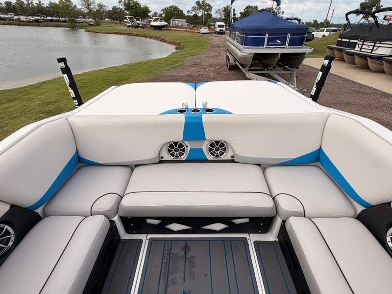 Boat Image 9