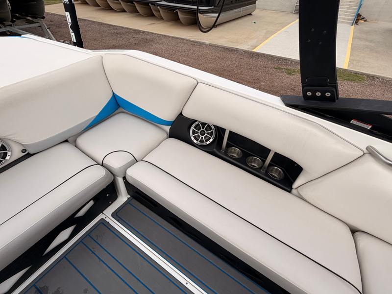 Boat Image 11
