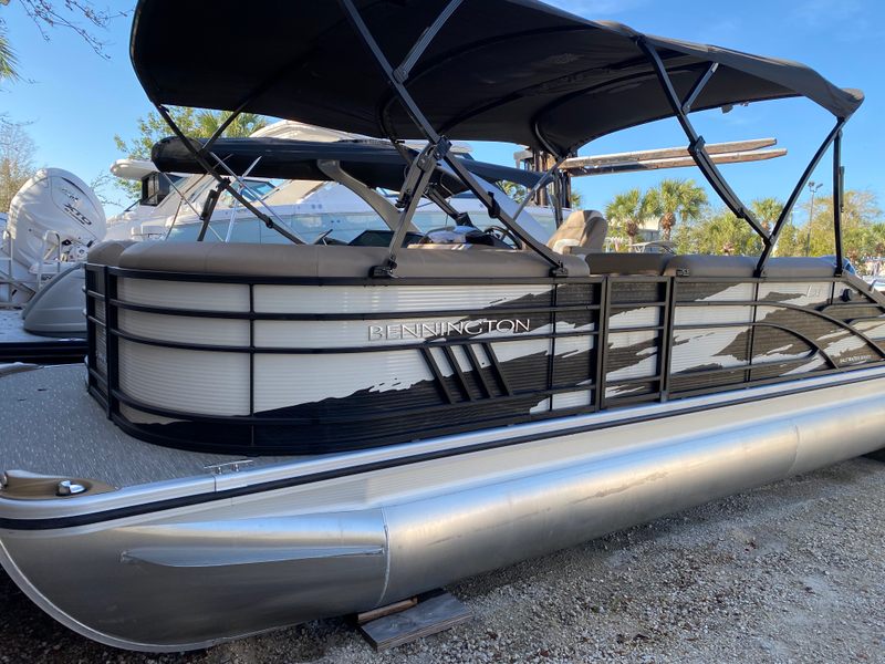 2022 Bennington 23 LSB