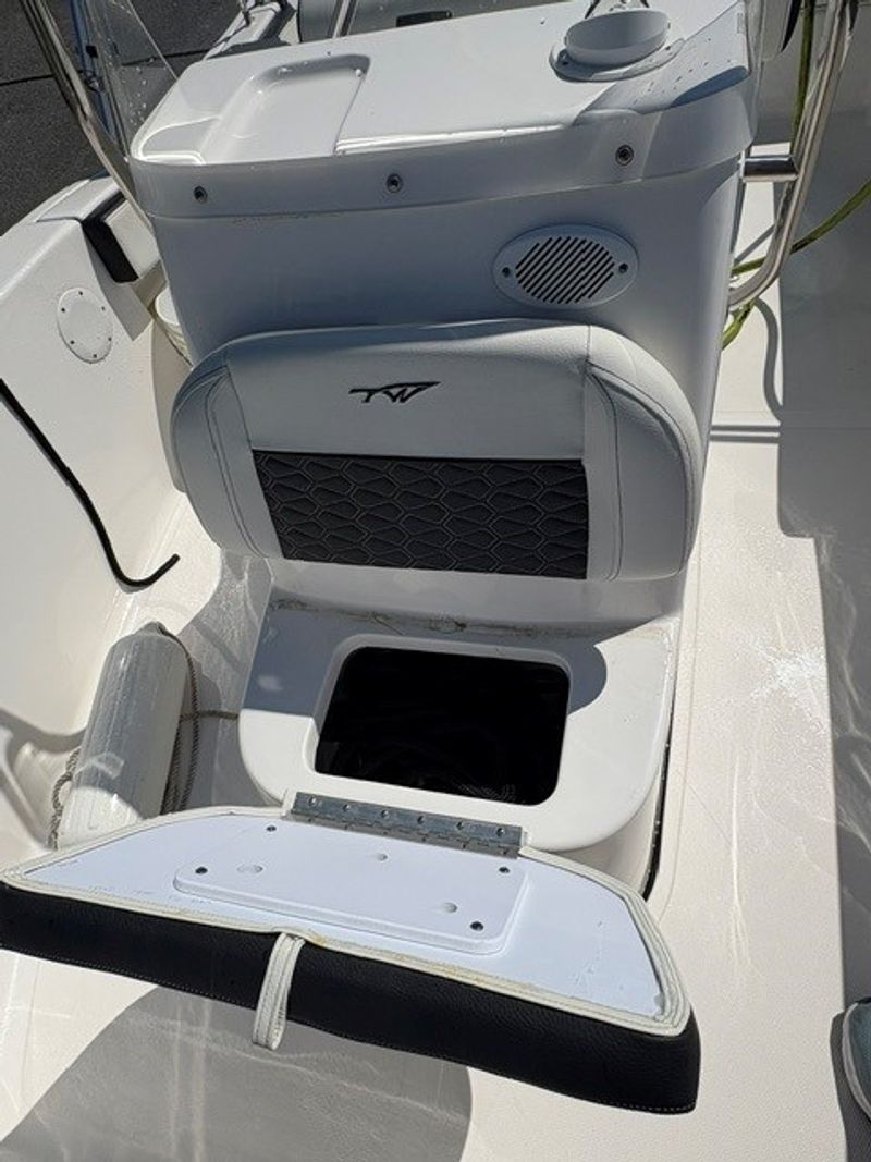 Boat Image 11